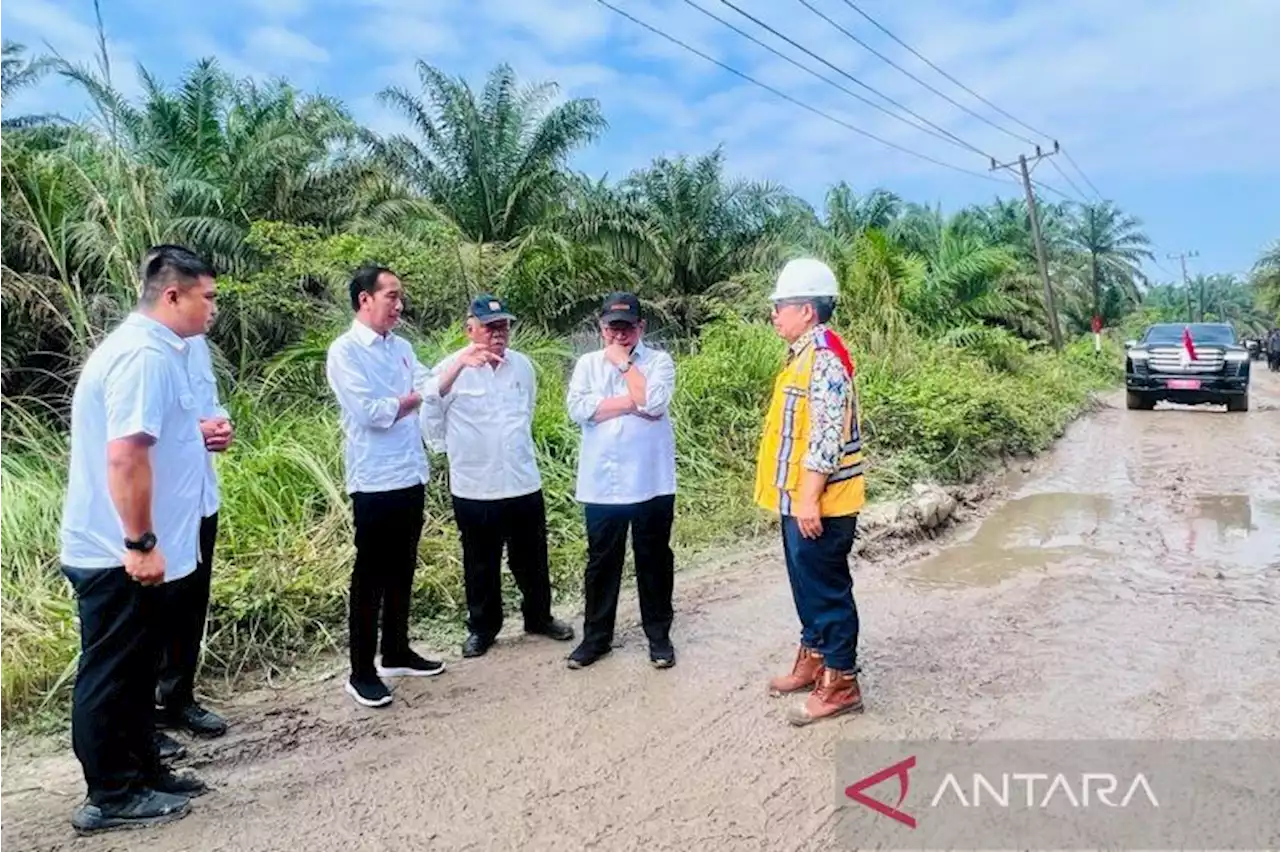 Presiden ungkap dapat aduan jalan rusak di 7.400 lokasi dari medsos