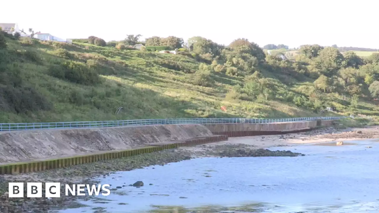 Blackhead Path: Route closed after rain causes 'significant rockfall'