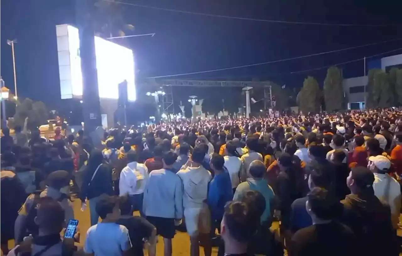 Ribuan Penonton Nobar Indonesia Vs Thailand di Depan Balai Kota Solo Euphoria Kemenangan