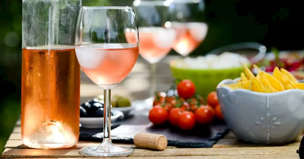 Ces vins rosés sont les meilleurs à siroter cet été 2023, selon une étude d'experts