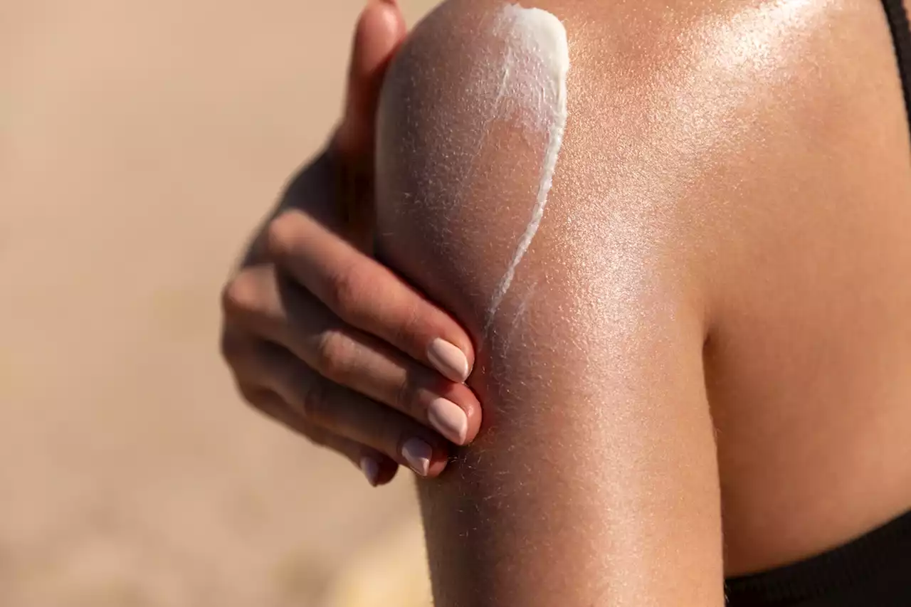 Voici pourquoi vous ne devriez pas mettre de crème Nivea sur la plage cet été