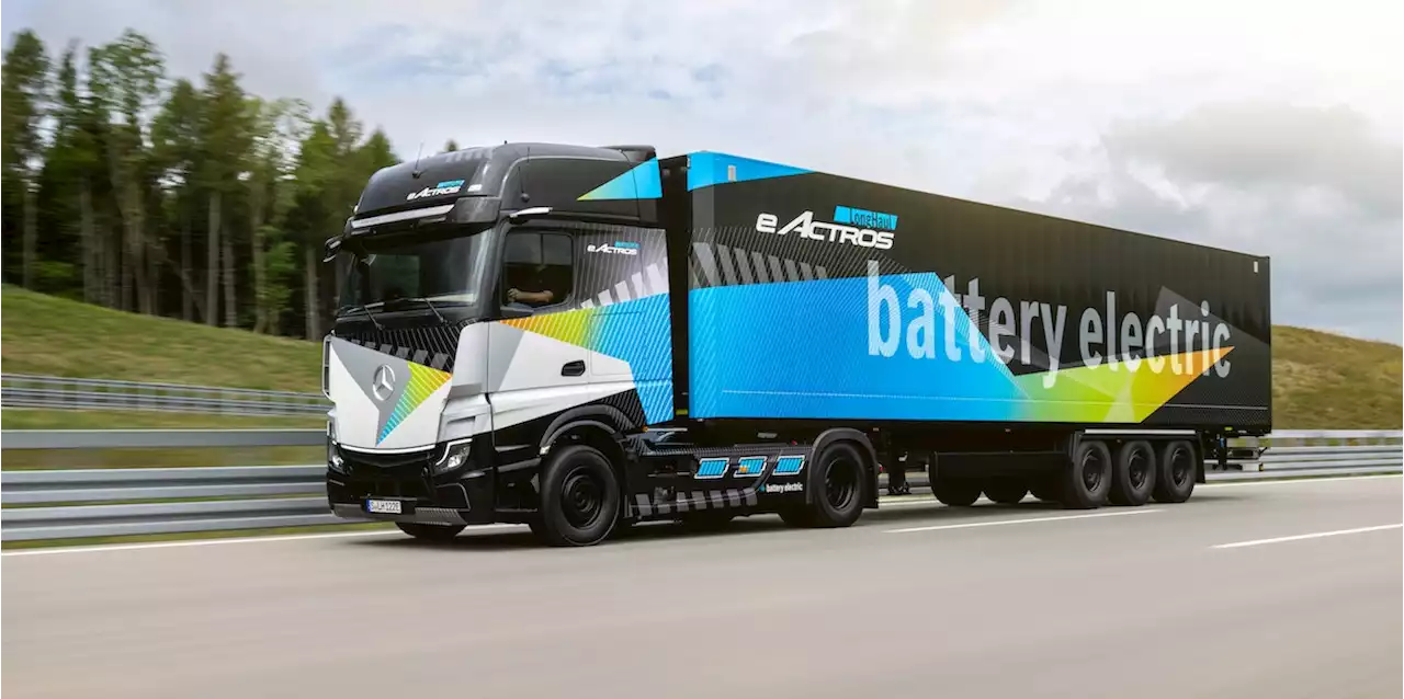 Batterien von hinten - dieser Anhänger soll den LKW revolutionieren