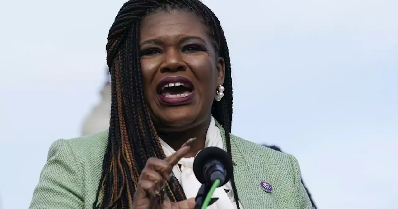 Cori Bush pushes for $14 trillion in reparations for black people