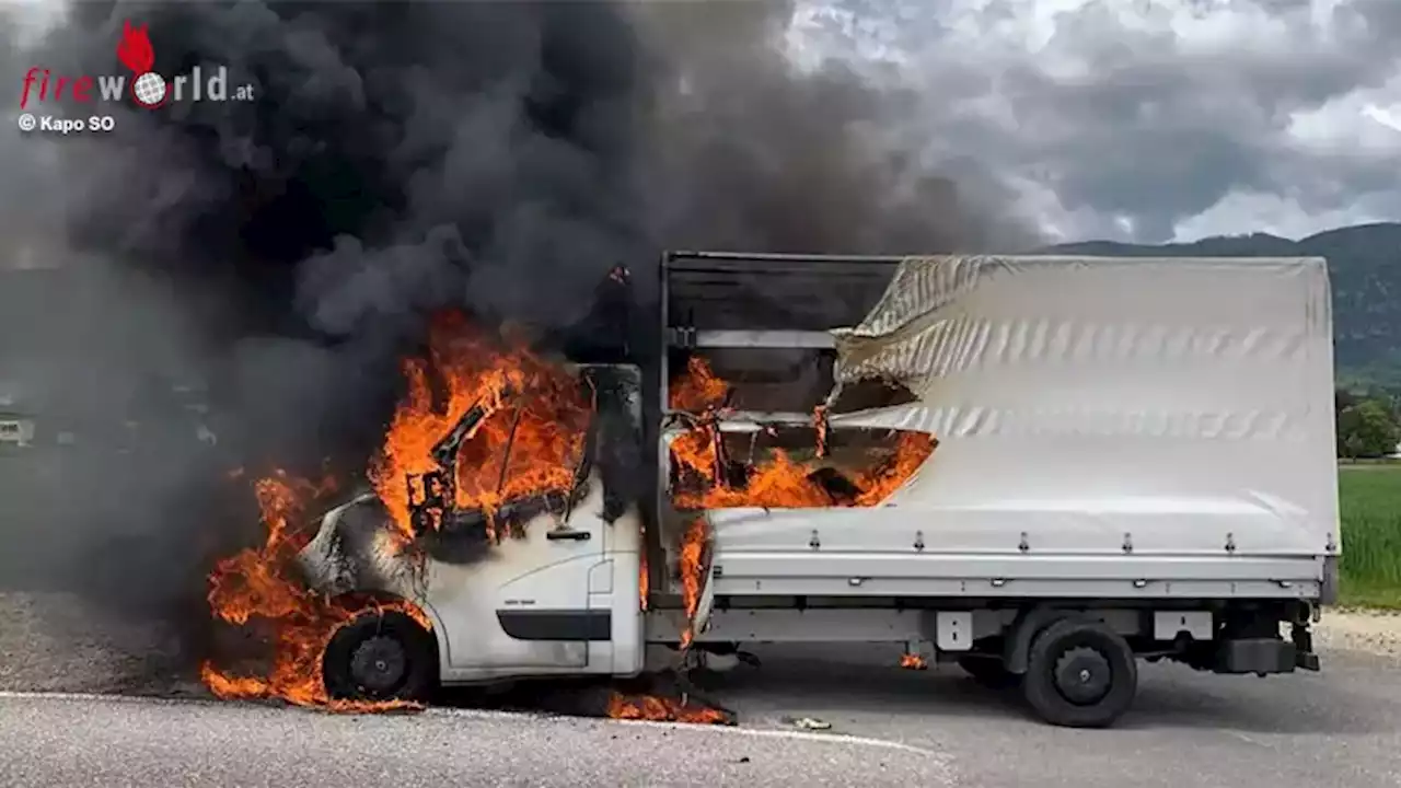 Schweiz: Kleintransporter kurz nach Auffahrunfall in Tunnel in Solothurn in Flammen