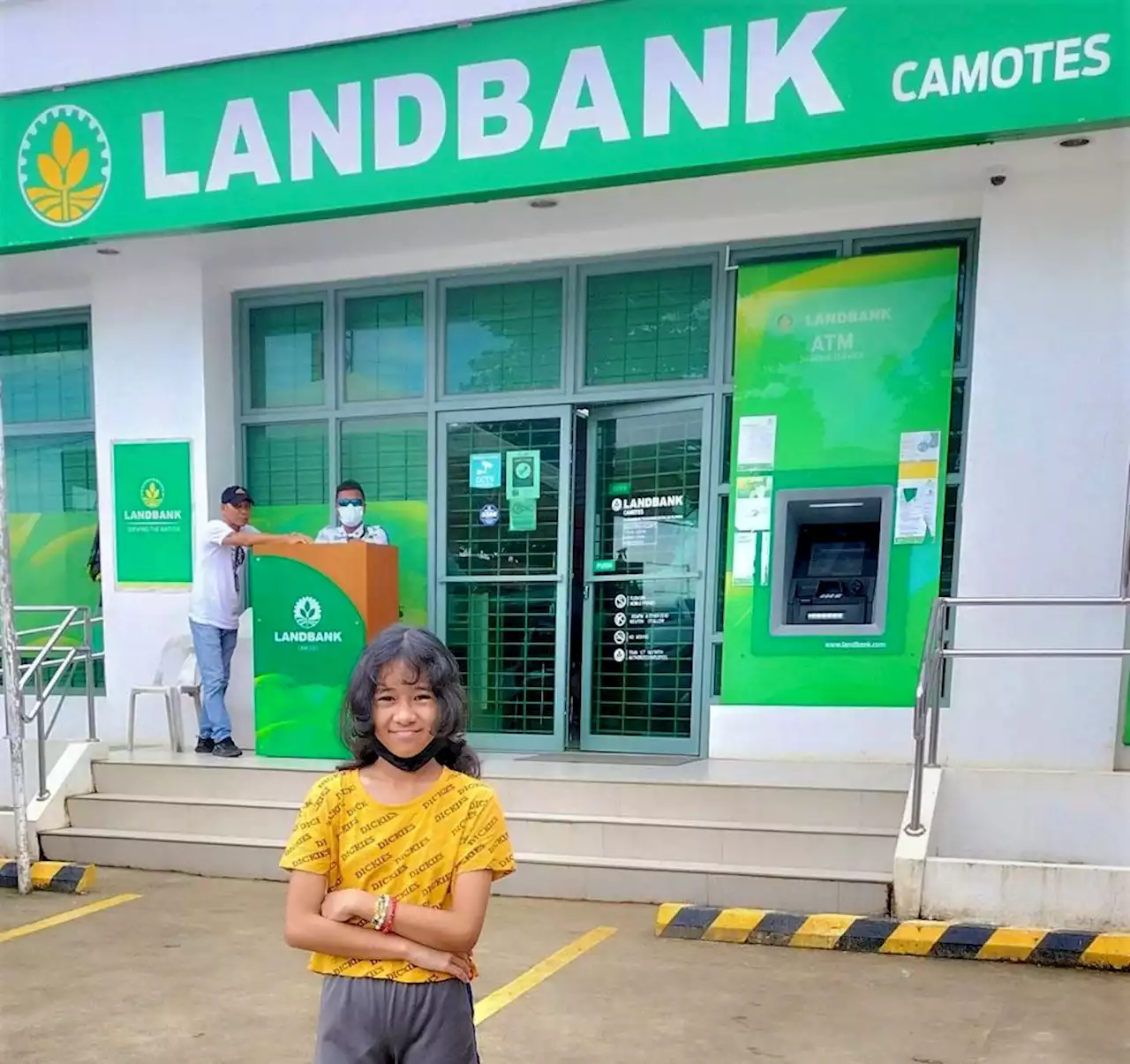 READ: Towards saving for a better future: Cebu student opens LANDBANK account with one peso