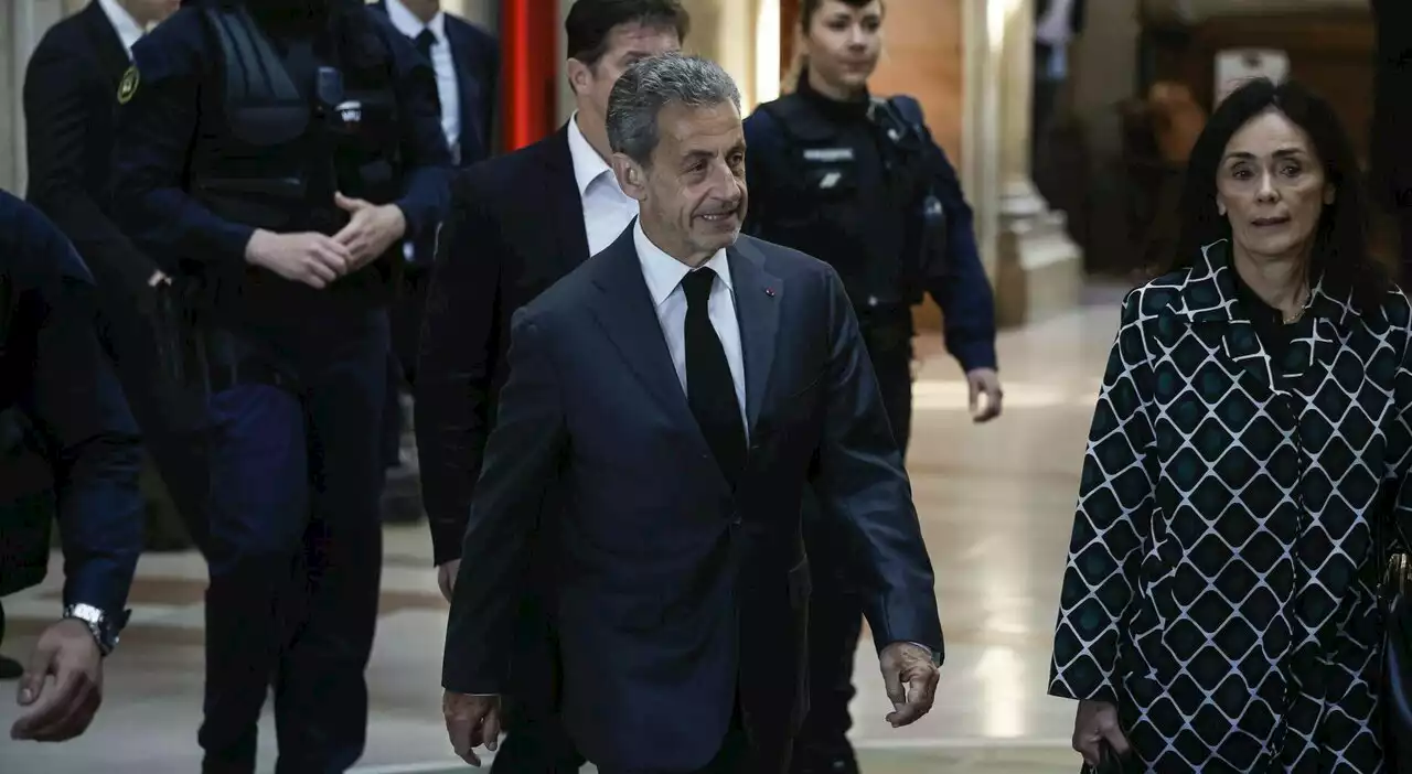 Sarkozy condannato a tre anni di carcere per lo scandalo intercettazioni: ecco di cosa è accusato