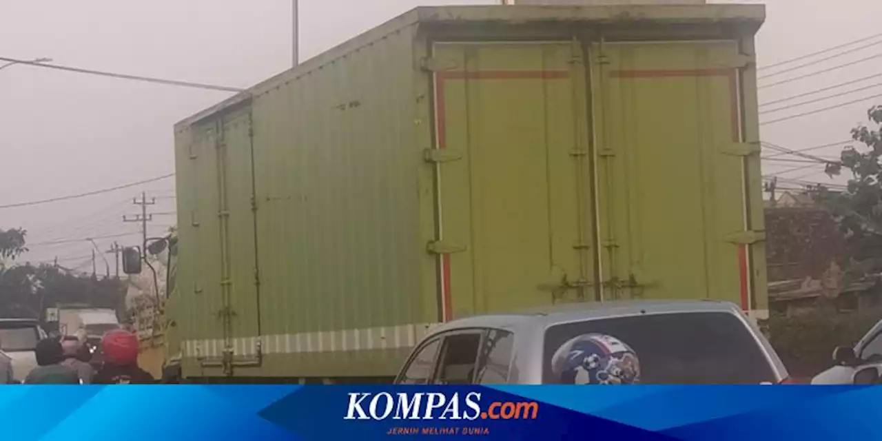 Warganet Gemas, Minta Tolong Presiden Jokowi Turun Gunung karena Jalan Pantura Semarang-Demak Macet Parah