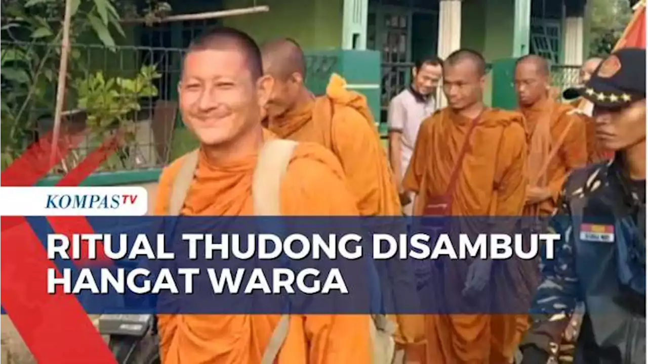 Jalani Ritual Thudong, 32 Biksu Jalan Kaki dari Thailand ke Candi Borobudur!