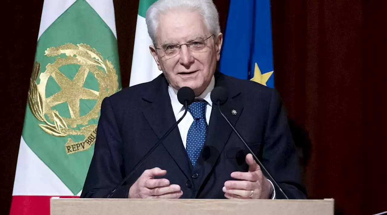 Mattarella: 'L'omofobia è un'insopportabile piaga sociale'