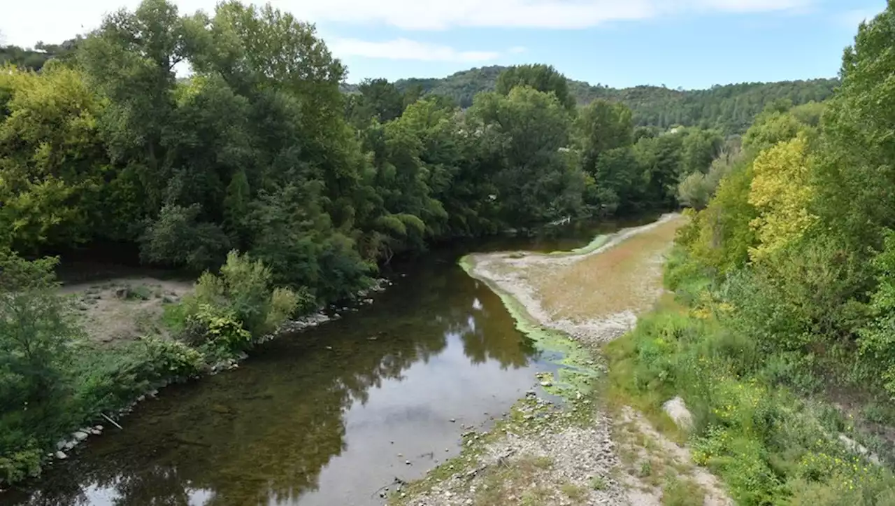 Sécheresse : deux tiers des réserves d'eau souterraines dans le rouge, le risque de sécheresse grandit encore