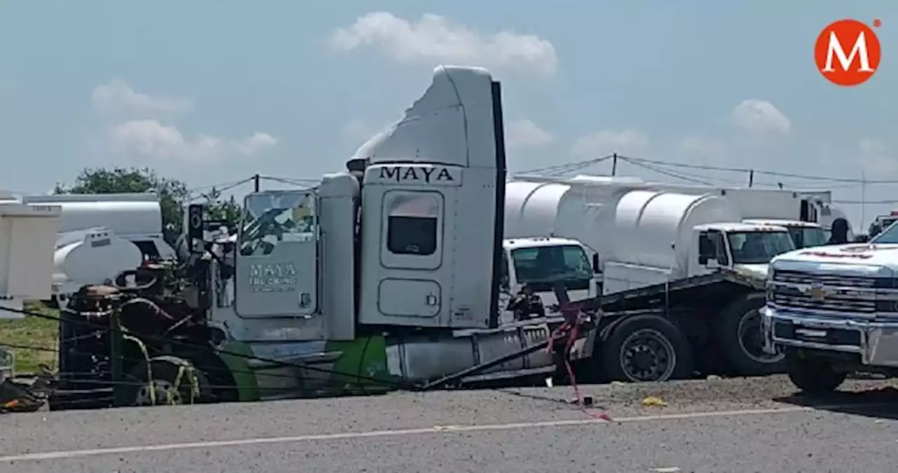 Vuelca tráiler que transportaba pollos en Allende, NL; reportan rapiña