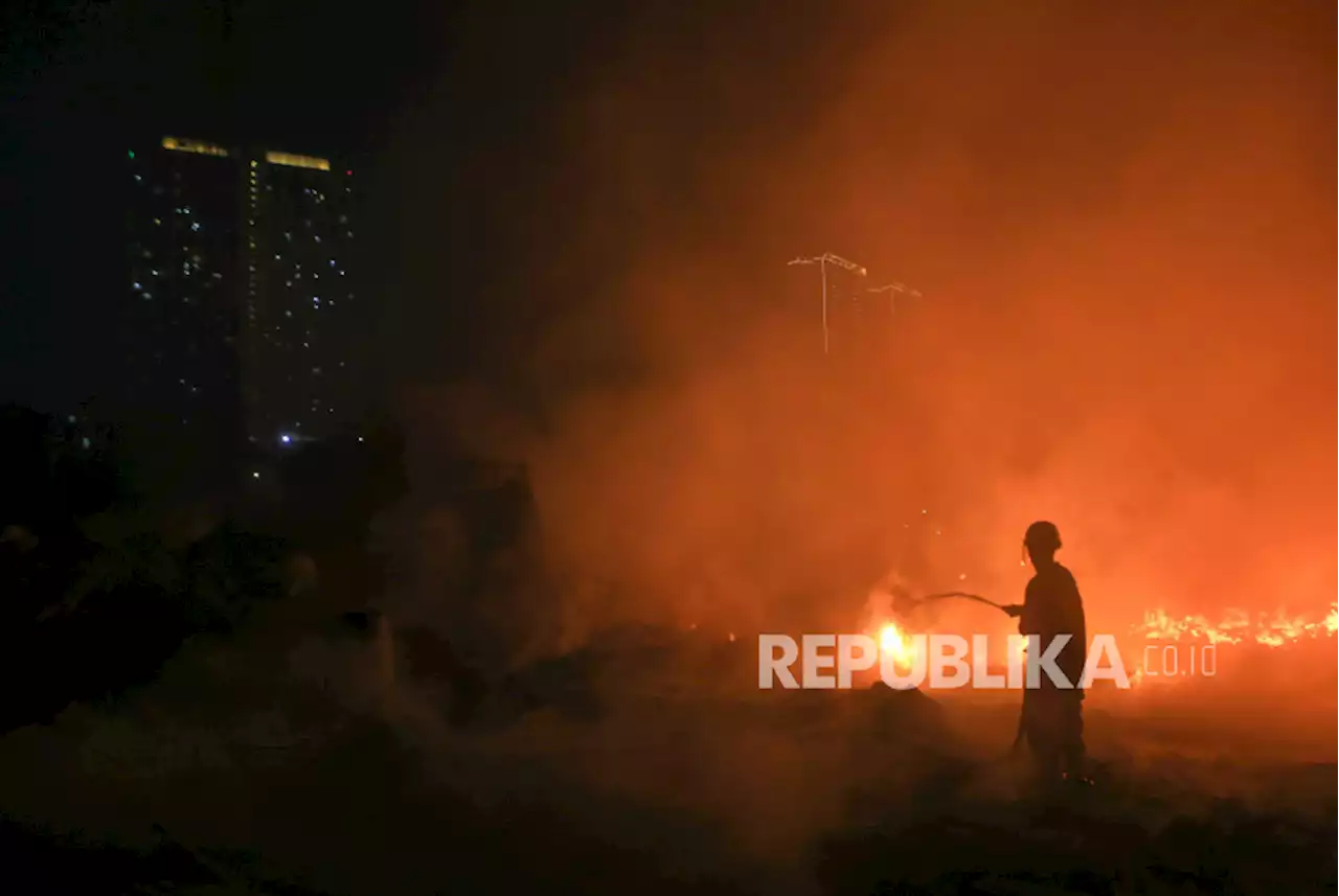 Kebakaran Gudang Oli di Tangerang |Republika Online