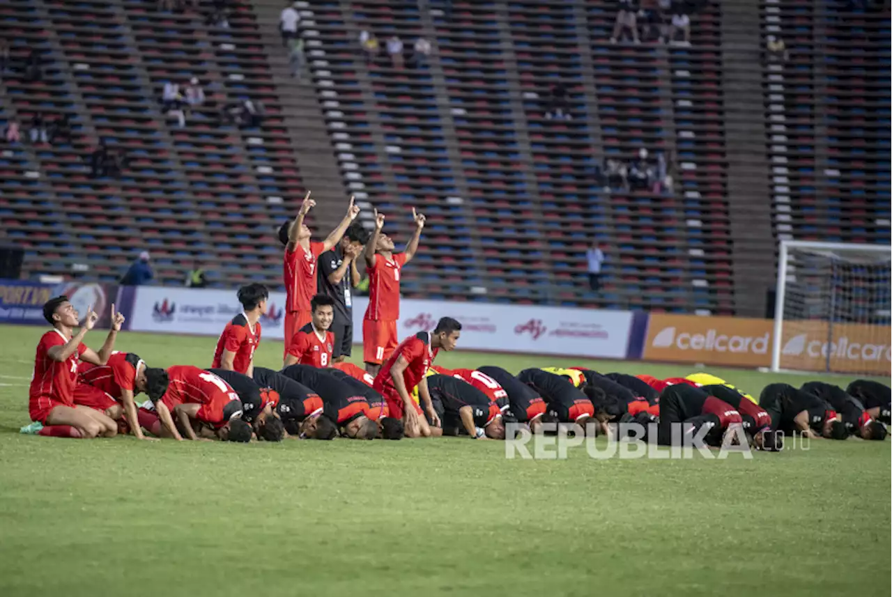 Timnas U22 Kerap Sujud Syukur, Ini Hukum Sujud di Luar Sholat |Republika Online