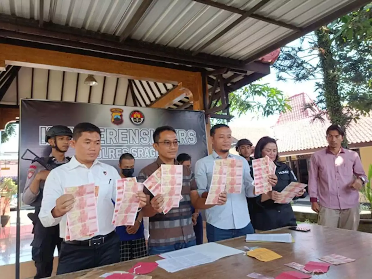 Jahat! Pengedar Uang Palsu di Sragen Sasar Warung Kecil Modus Beli Pertalite