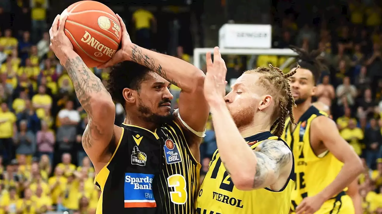 Basketball-Playoffs: Ludwigsburg gewinnt in Oldenburg. TV-Kommentator sucht Punkte