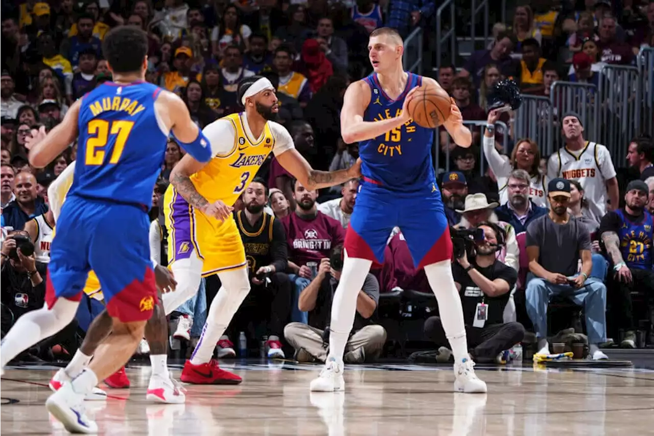 Nikola Jokić leads Nuggets past Lakers to win Game 1