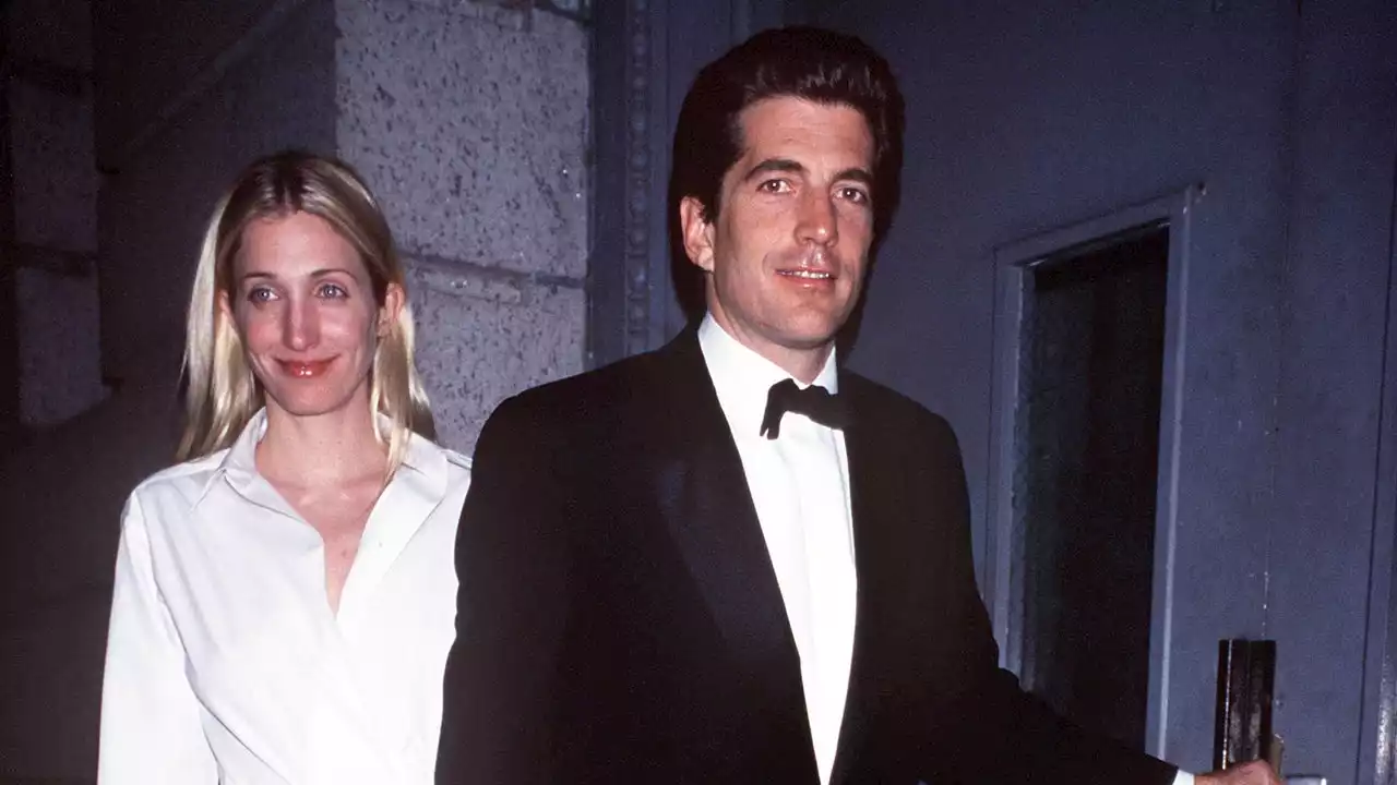 Carolyn Bessette-Kennedy: Ihr Maxirock aus den 90ern feiert diesen Sommer ein Comeback