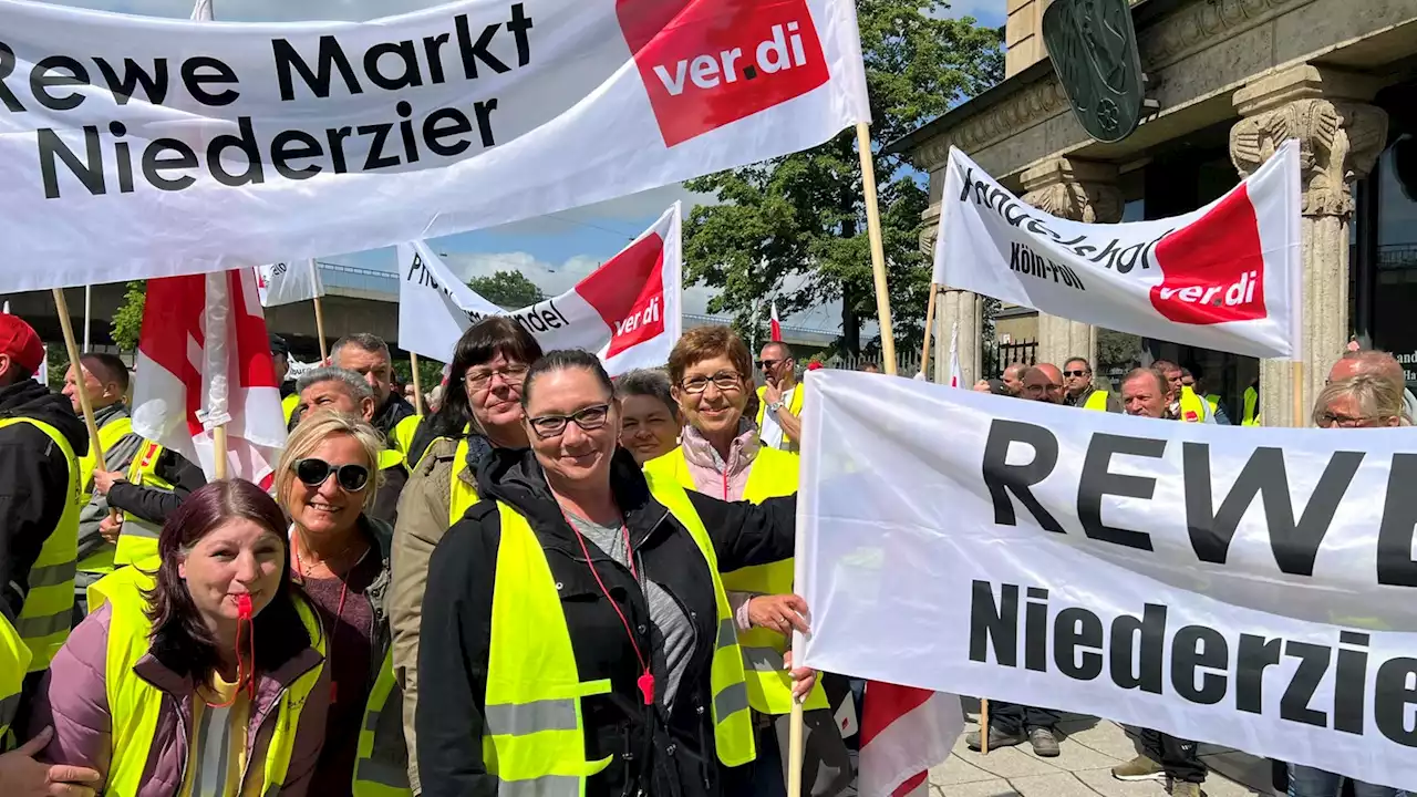 Streik im Einzel- und Großhandel: 4.000 Menschen bei Verdi-Kundgebung