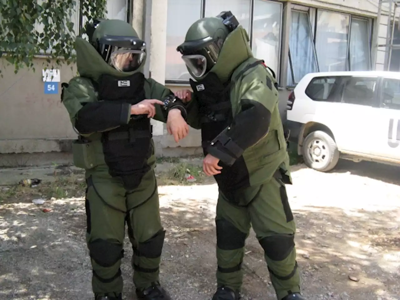 Video Of Man With Dynamite Strapped To His Body Goes Viral [Video]