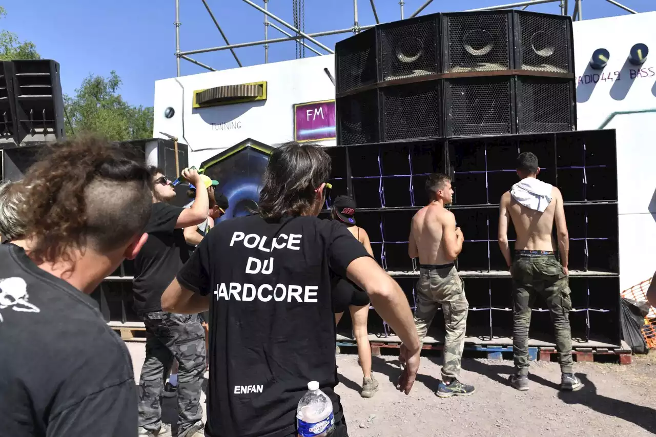 Teknival dans l'Indre : au moins 10 000 teufeurs rassemblés, malgré l'interdiction