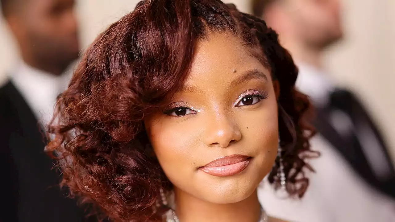 Halle Bailey's Jeweled Scallop Headpiece Could Probably Pay Off My Student Loans