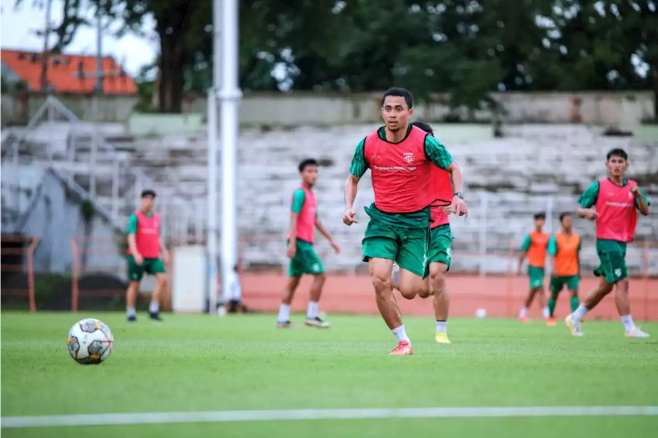 Aji Santoso masih nantikan kehadiran seluruh pemain asing Persebaya