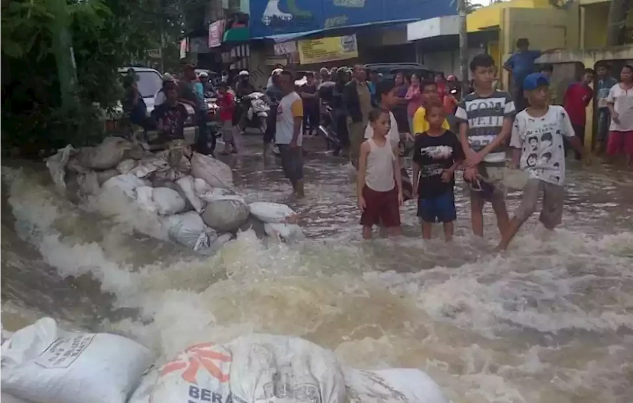 Tiga Kelurahan di Pekalongan Terendam Banjir Akibat Tanggul Jebol