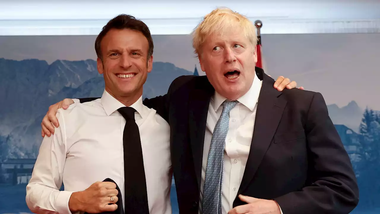 Guerre en Ukraine: quand Boris Johnson fustigeait Macron, le 'lèche-bottes' de Poutine