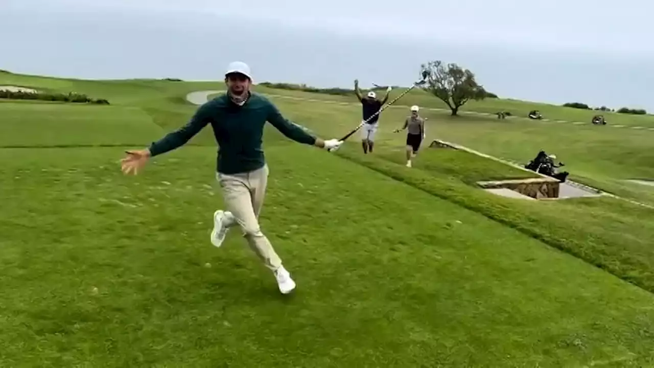 Auch beim Golf ein Ass: Hier jubelt Bale über sein erstes Hole-in-One!