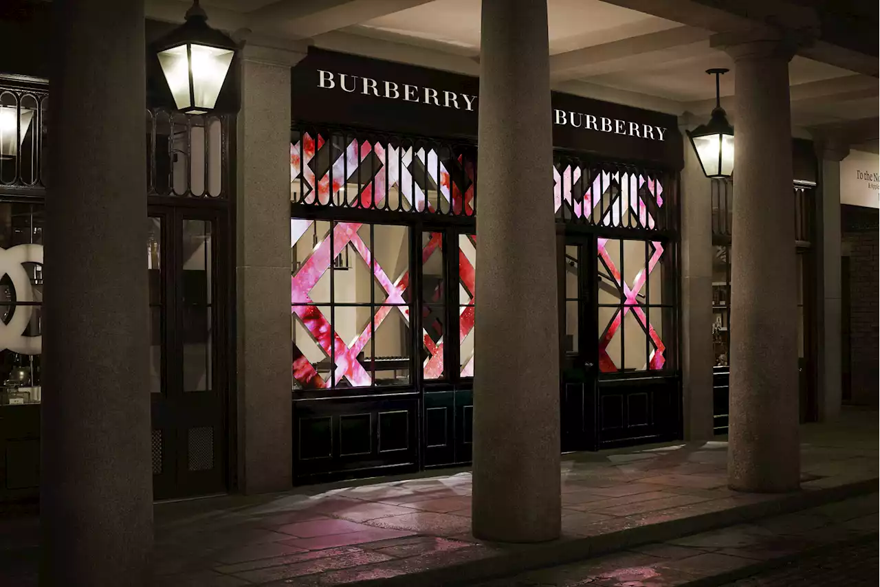 Burberry gana un 21% más en el año fiscal 2023 gracias a la recuperación de China