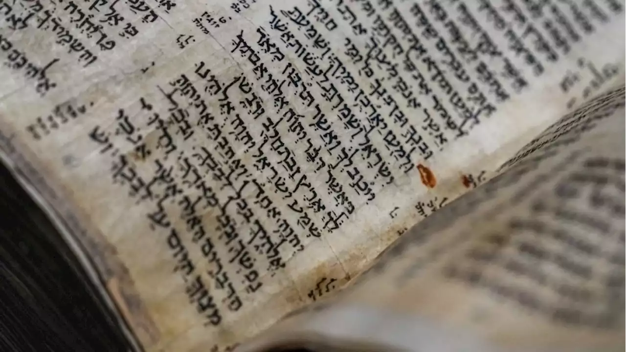 1,100-year-old Hebrew Bible sells for US$38 million at NYC auction