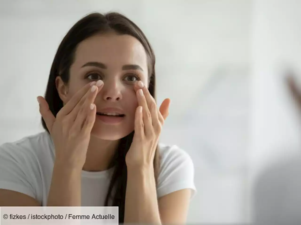 Cernes, rides : l'erreur à ne plus faire avec son contour des yeux, selon cette dermatologue