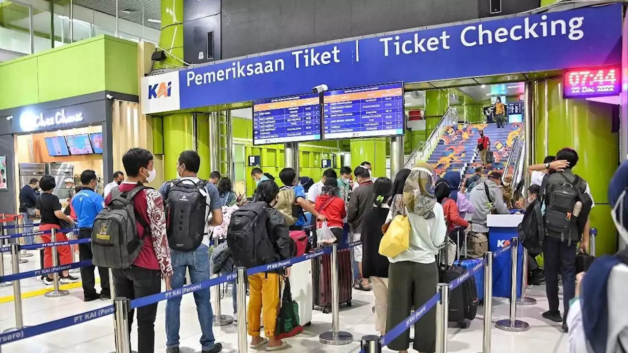 Canggih, Pemeriksaan Tiket Kereta di Stasiun Gambir Pakai Pindai Wajah