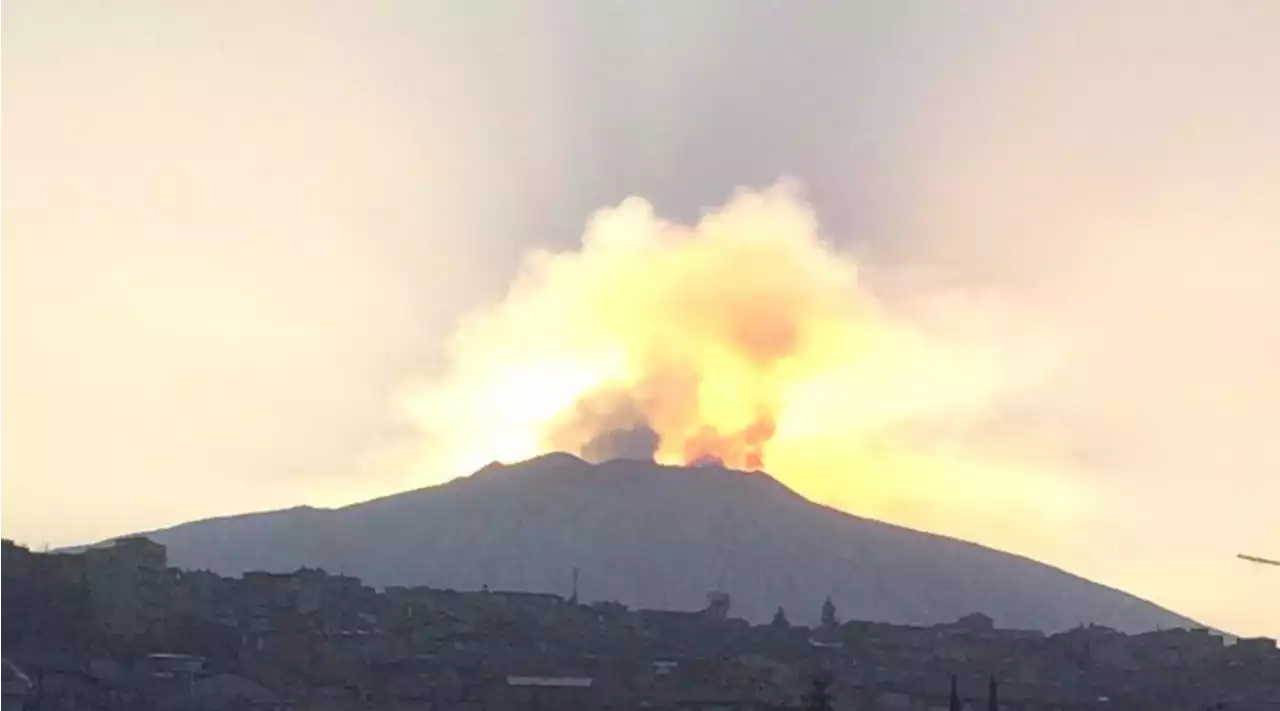 Etna, scatta l'allerta: segnalata attività eruttiva dal cratere Bocca Nuova