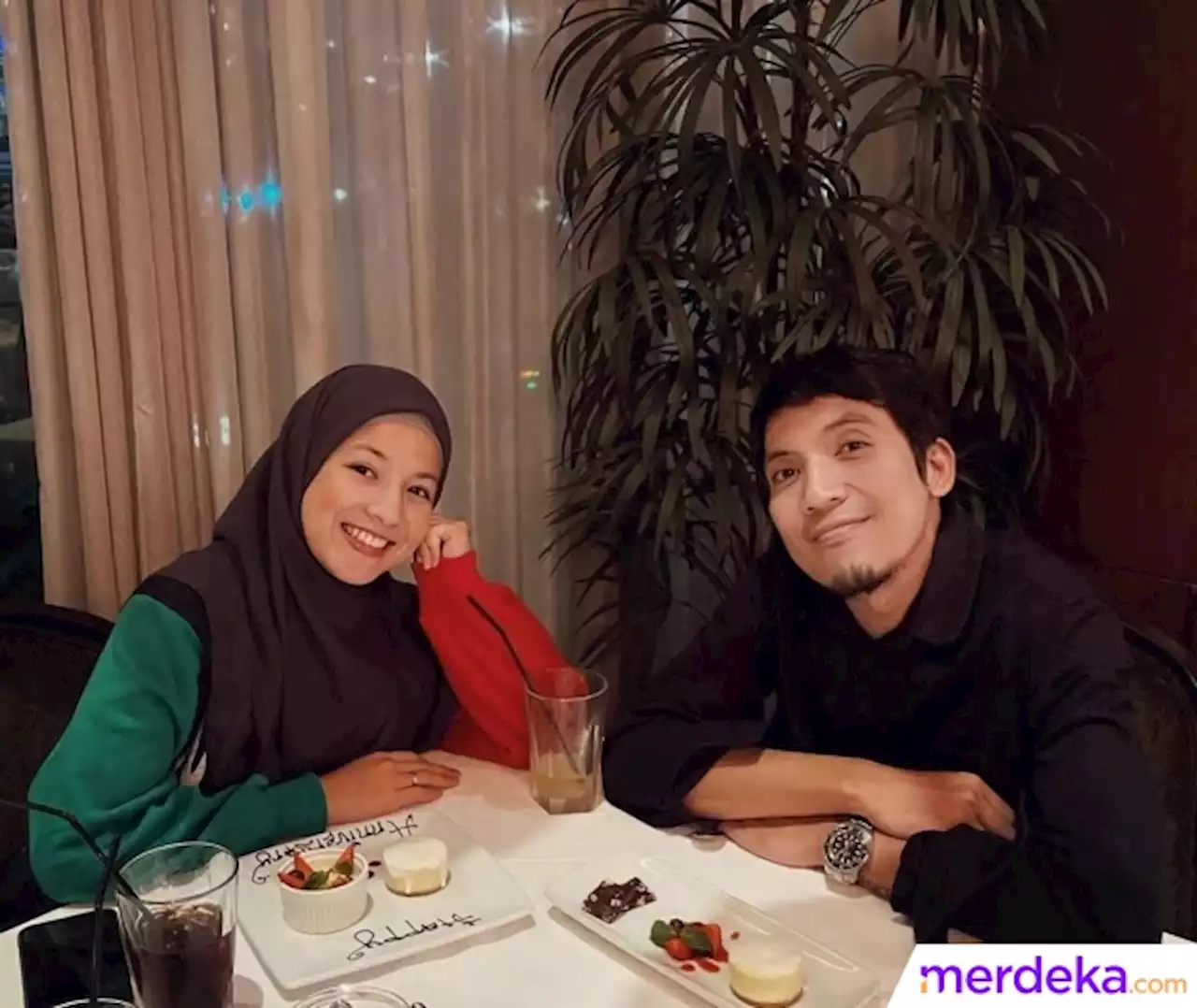 Foto : Potret Romantis Desta dengan Natasha Rizky Sebelum Digugat Cerai | merdeka.com