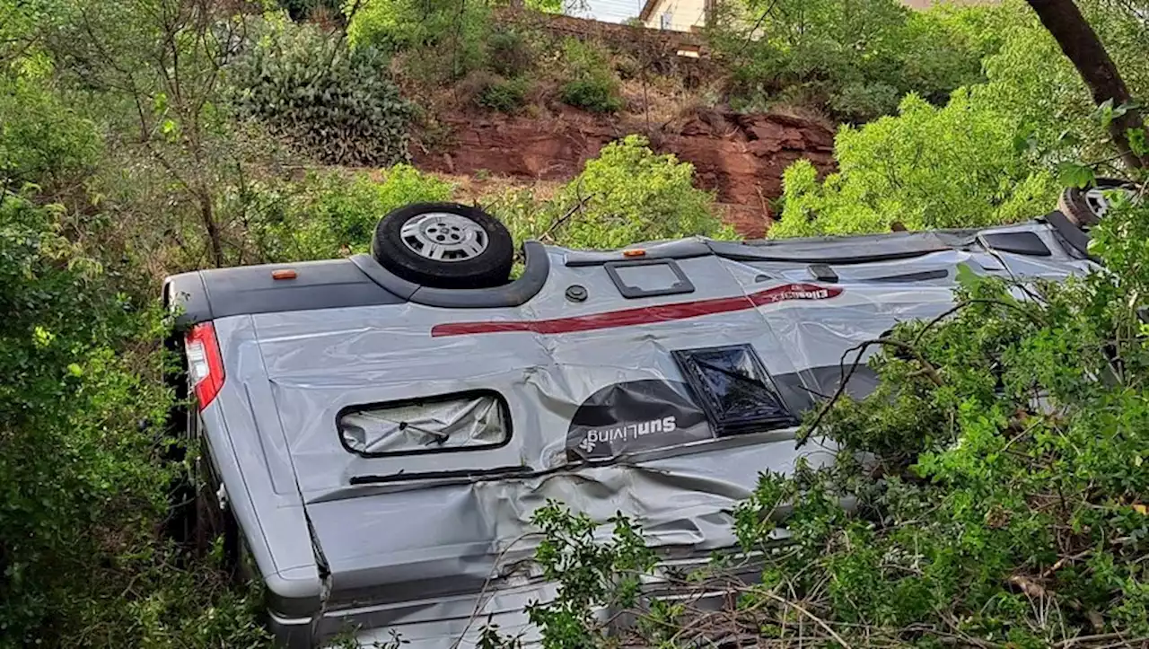 Un camping-car termine sa course au fond d’un ravin à Lacoste, dans le Clermontais