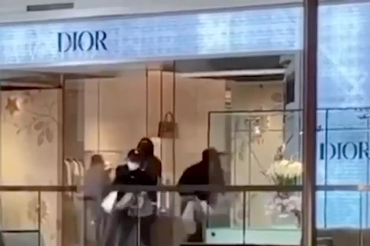 Masked men steal $125K in Dior handbags from posh New Jersey mall