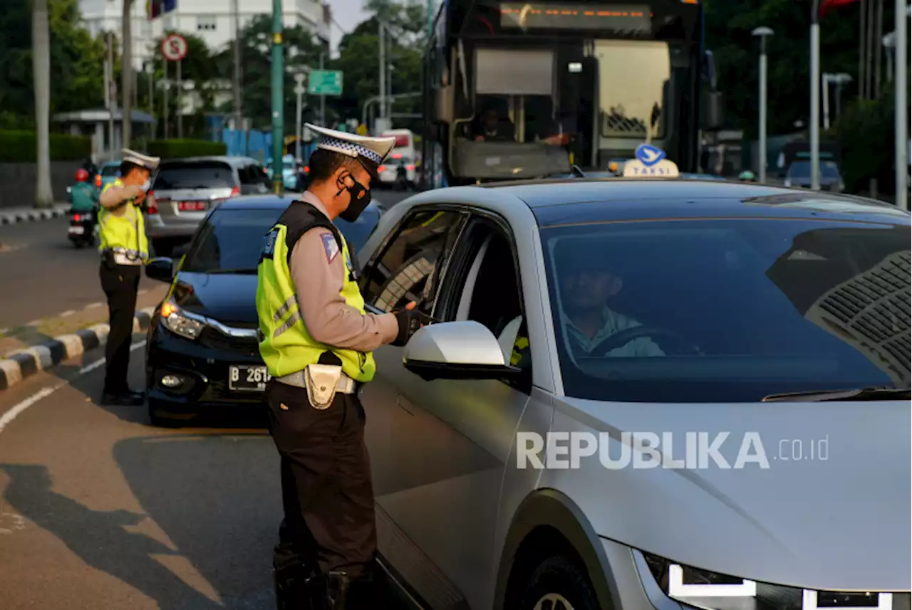 Dirlantas Polda Metro Jaya Klaim Tilang Manual Bukan Bentuk Intimidasi |Republika Online