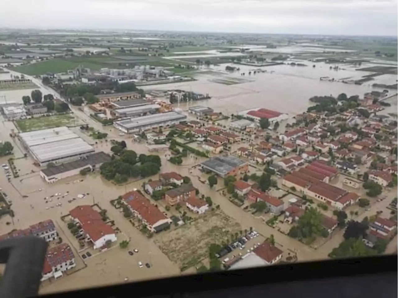 Meteo, venerdì allerta rossa in Emilia Romagna, arancione in Lombardia