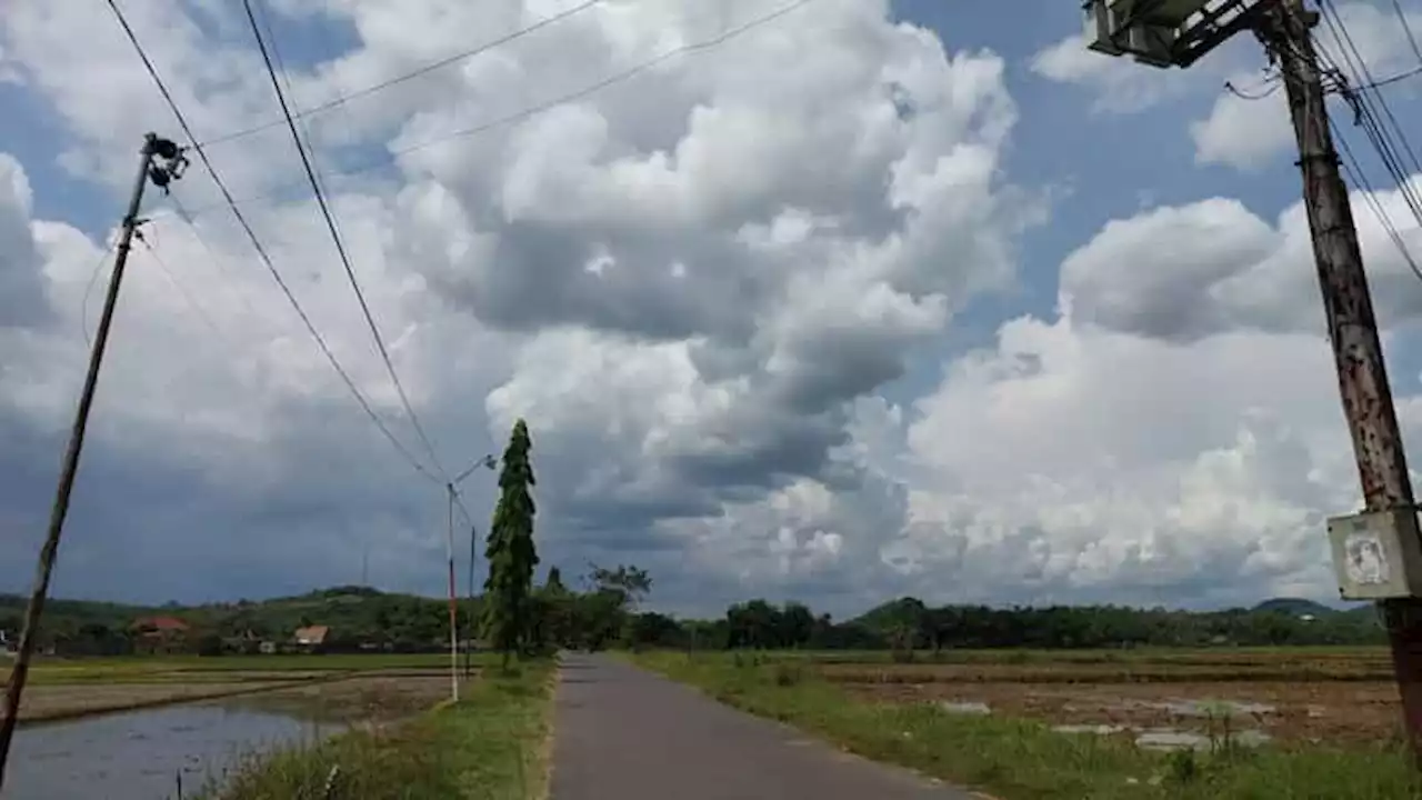 Awan Tebal Menggantung di Wonogiri, Simak Prakiraan Cuaca Kamis 18 Mei