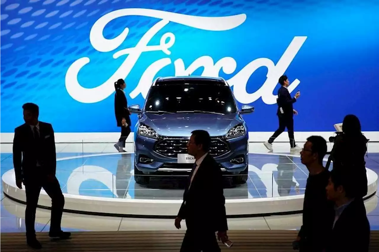 Ford recalls 422,000 SUVs because rear view camera display may fail