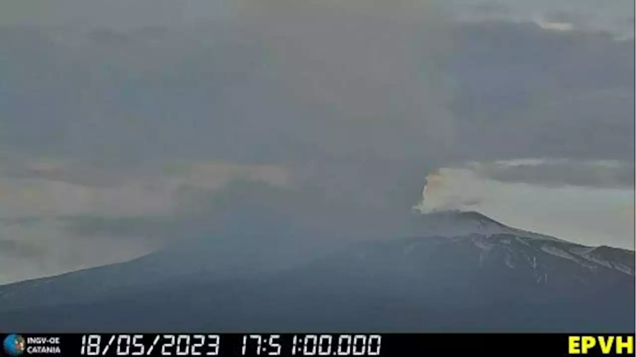 Scatta l'allerta rossa per attività esplosiva sull'Etna