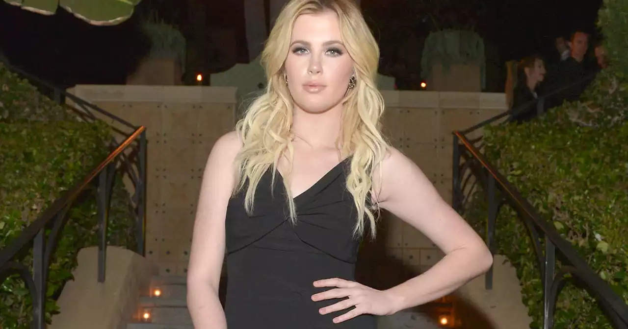 Ireland Baldwin welcomes daughter Holland