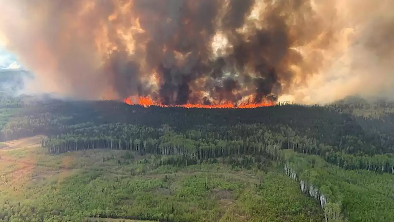 Smoke from Canadian fires is pouring into the US and could linger for days | CNN