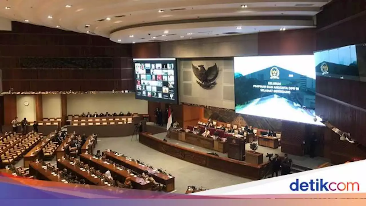 Buka Paripurna RAPBN 2024, Puan Apresiasi Kontingen Indonesia di SEA Games