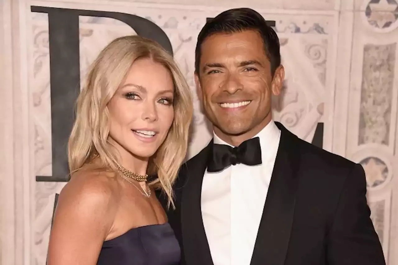 Kelly Ripa And Mark Consuelos Celebrate Daughter Lolas Nyu Graduation In Heartwarming Instagram 2830