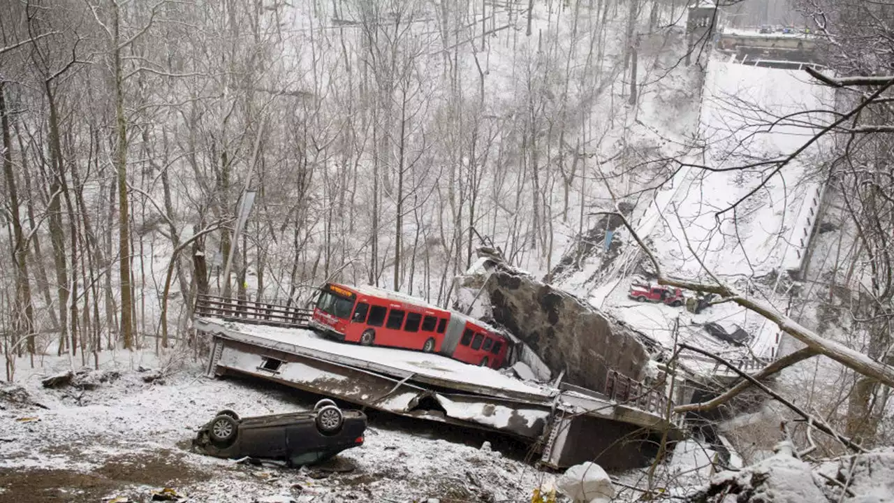 Investigators of Pittsburgh bridge collapse call on officials across US to check over 10K similar bridges