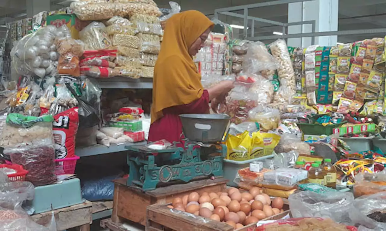 Pemilik Warung Pilih Telur Kecil karena Lebih Murah