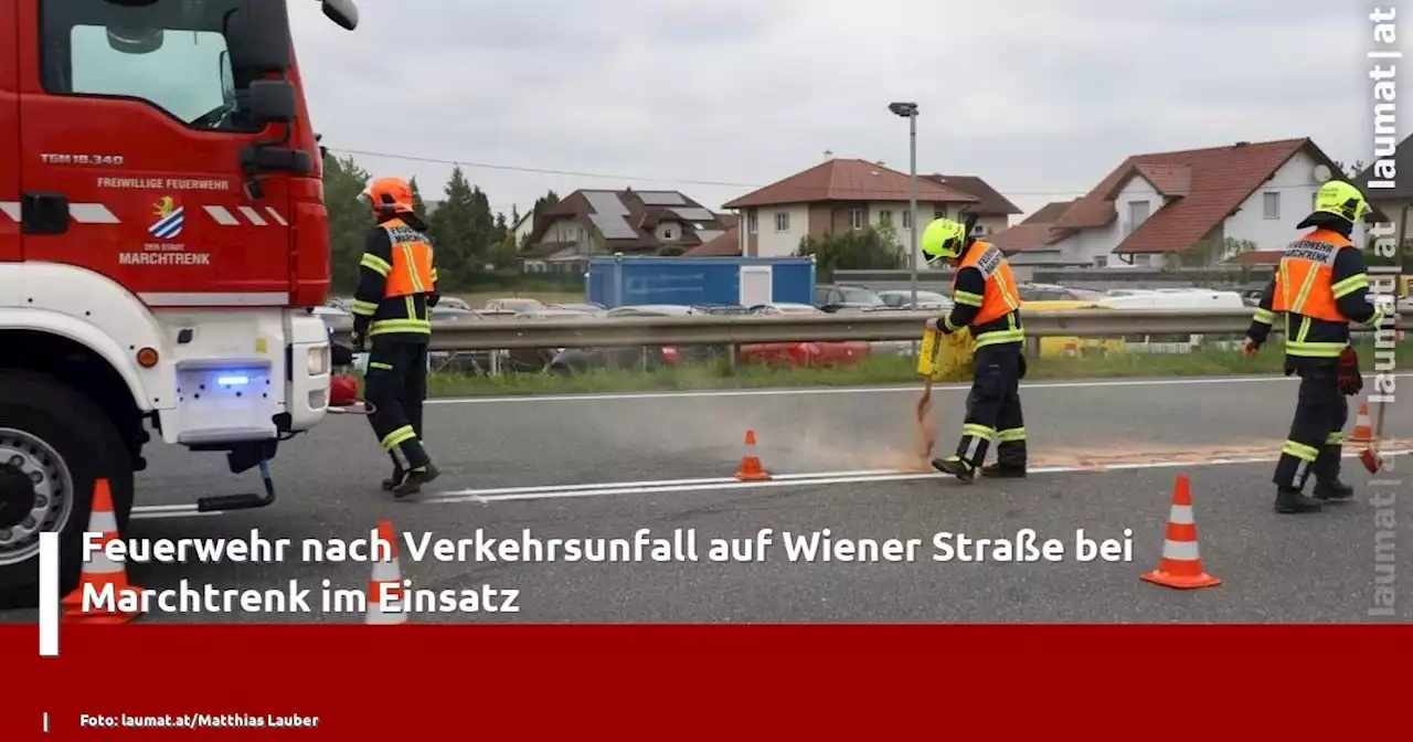 Feuerwehr nach Verkehrsunfall auf Wiener Straße bei Marchtrenk im Einsatz | laumat|at