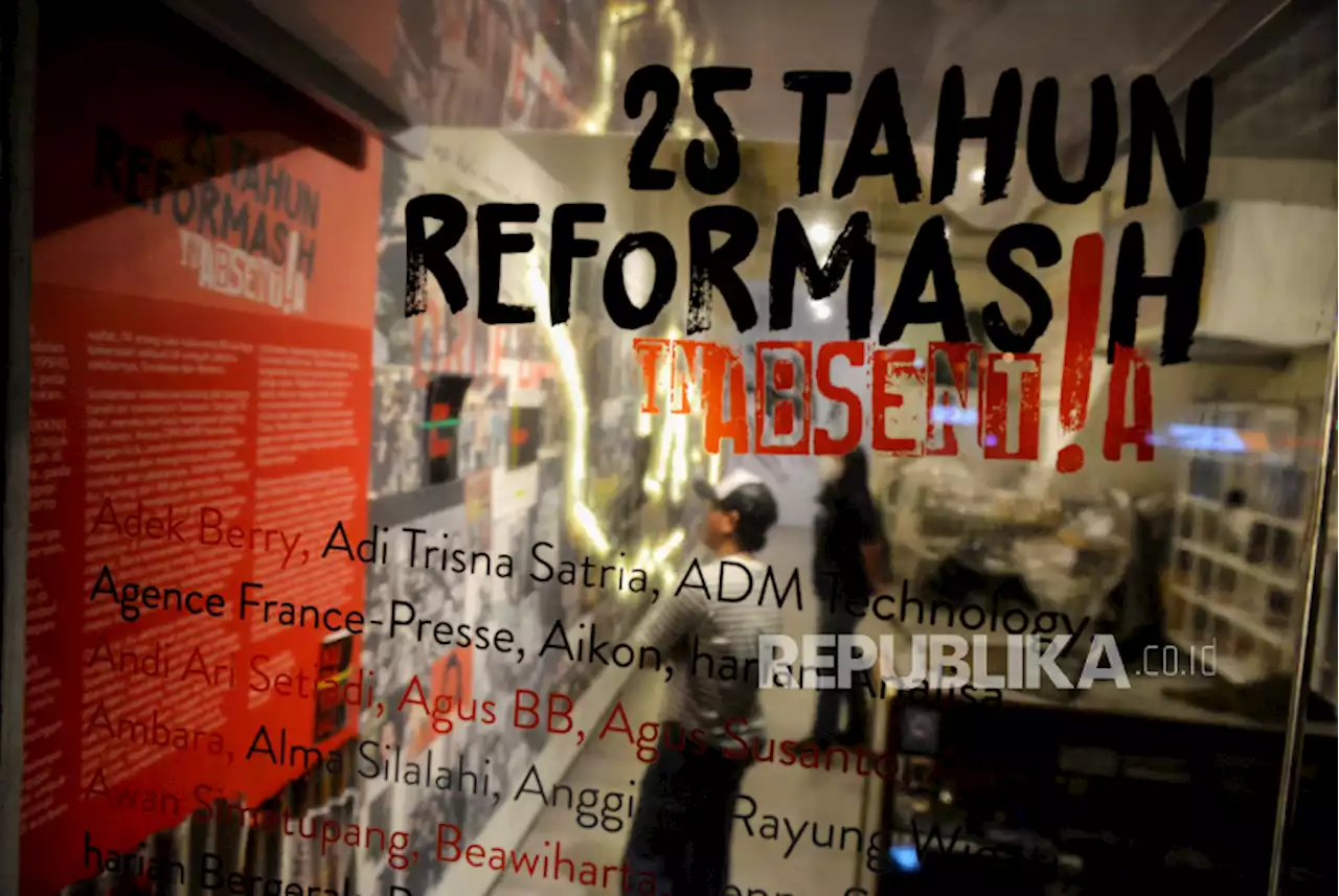 Mengunjungi Pameran Seni 25 Tahun Reformasi |Republika Online